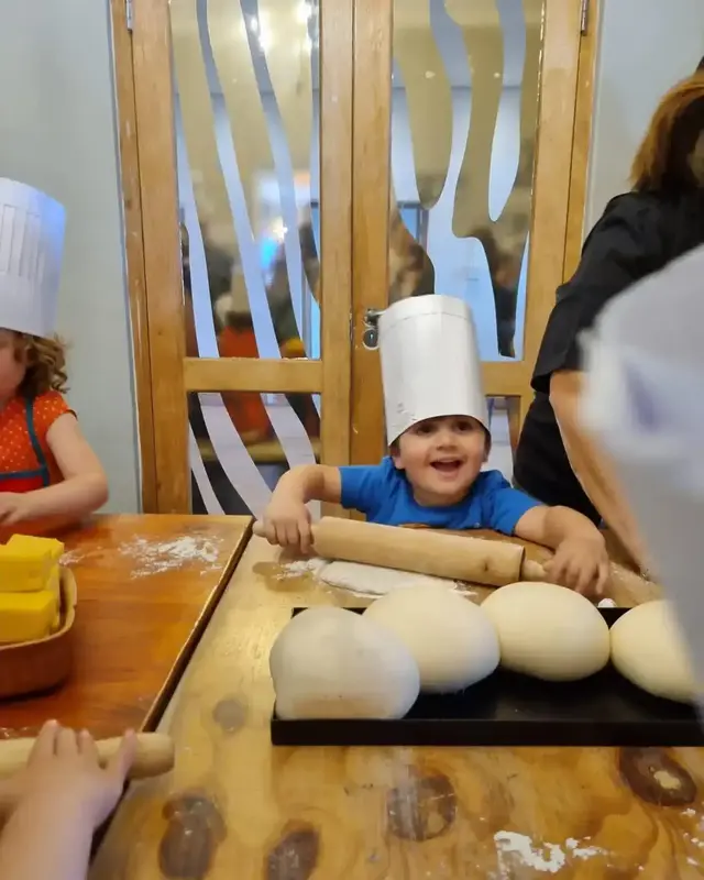 Kids' pizza-making party at Dario's Café, Hout Bay (photo 4 of 5)